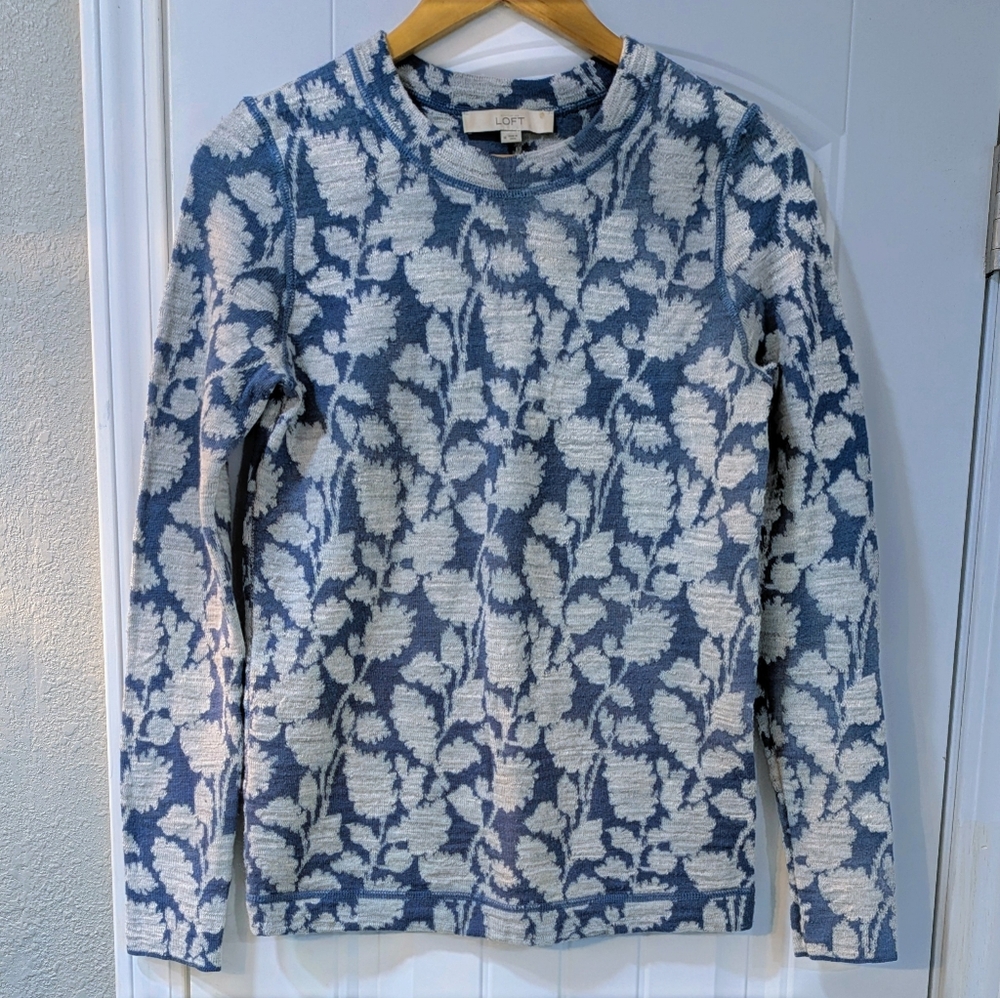 LOFT Blue & White Garden Floral Textured Wool Blend Sweater – Size M